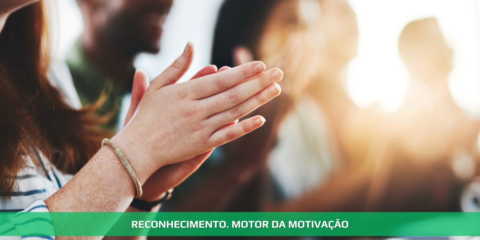 RECONHECIMENTO. PROFISSIONAIS TRABALHAM POR ISTO